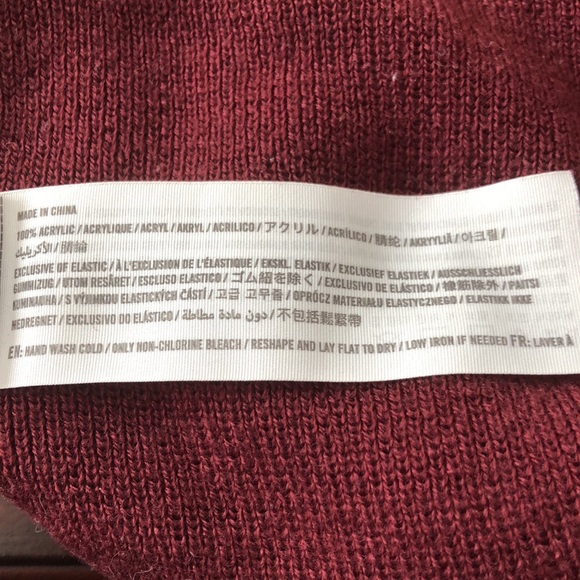 VERY NICE HOLLISTER CALIFORNIA BEANIE - Picture 2 of 2